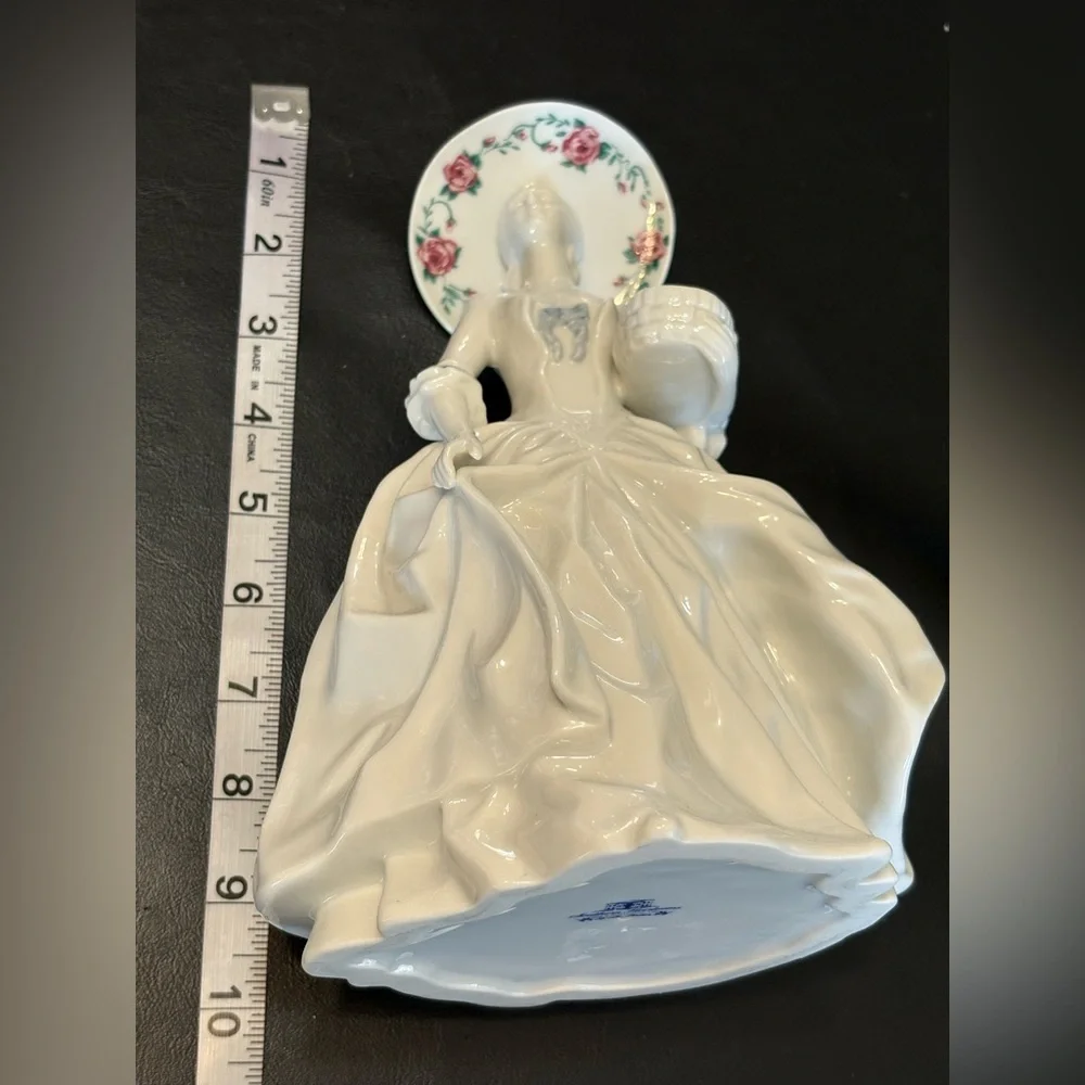 Vintage Southern Heirlooms Porcelain Lady White Pink Elizabeth Arden Belle